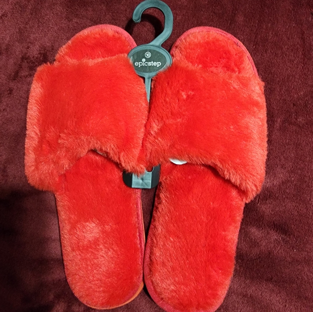 Women's Size 10 Red Fuzzy Slippers